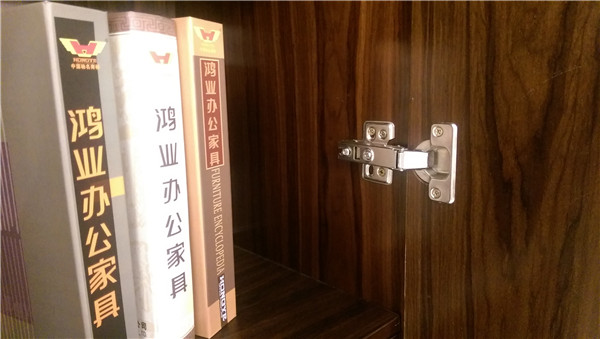 英国退欧对办公欧宝手机平台厂家的积极和消极的影响