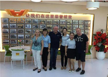 俄罗斯客户参观考察欧宝(中国)欧宝手机平台出口展厅